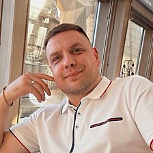 Алексей Тарасов — основатель CodeSolution, 13 лет Head of Digital в премиум-девелопменте